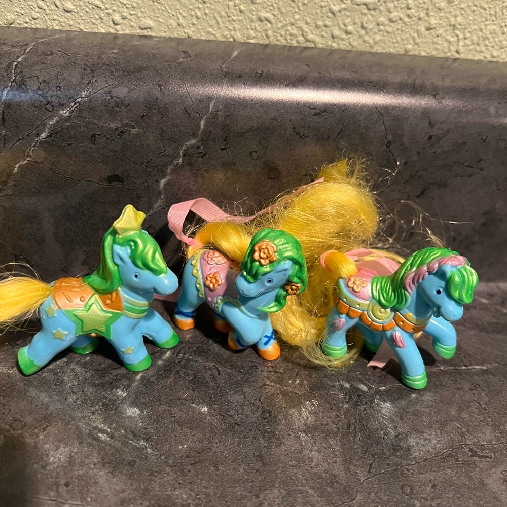 Vintage Pony Luv Carousel Cuties Tara Toy Corporation